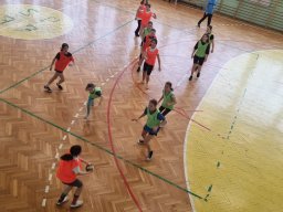  Rozgrywki o mistrzostwo szkoły w mini piłce ręcznej dziewcząt i mini piłce nożnej chłopców